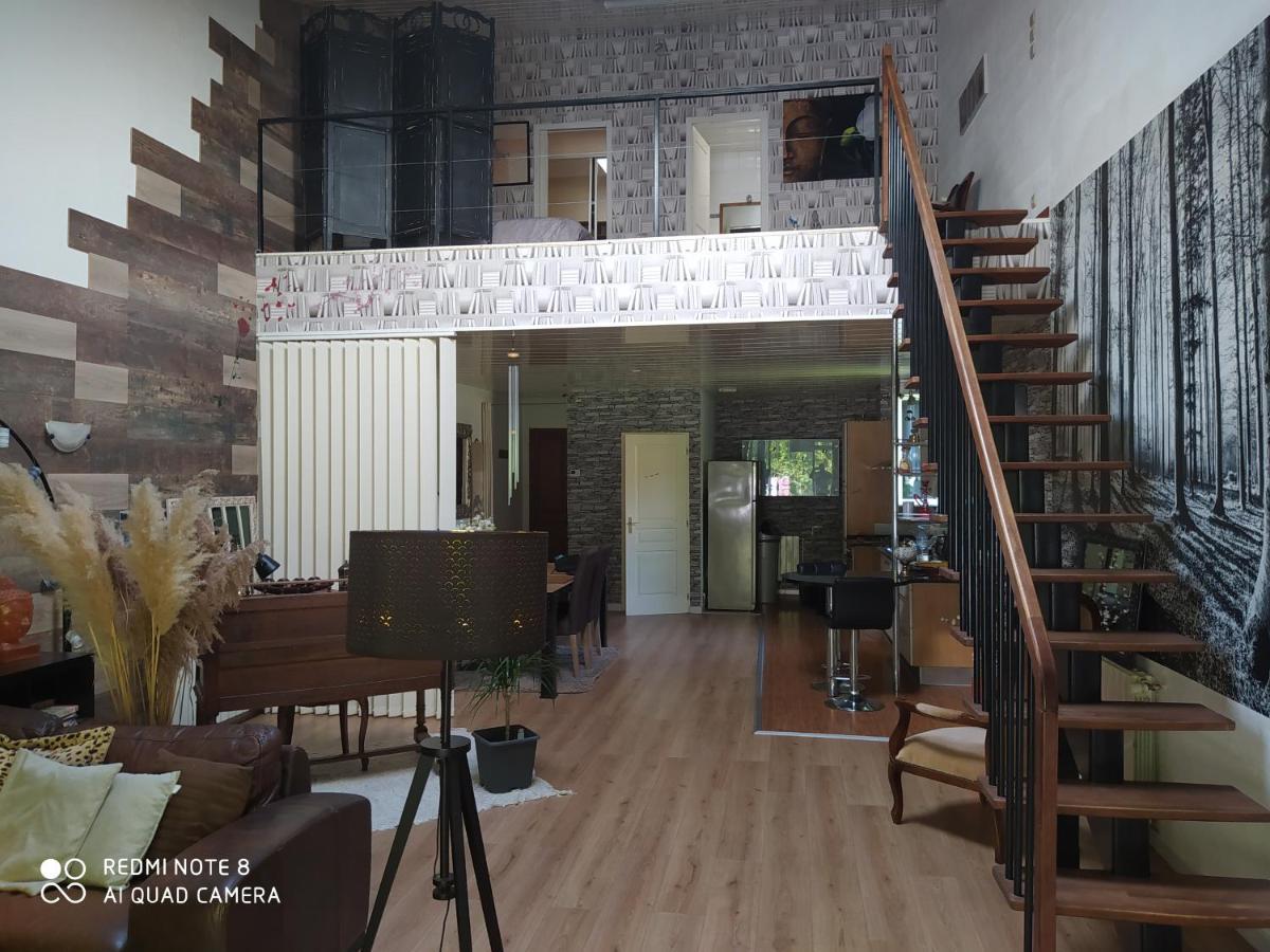 Loft Apartment Chaligny Екстериор снимка